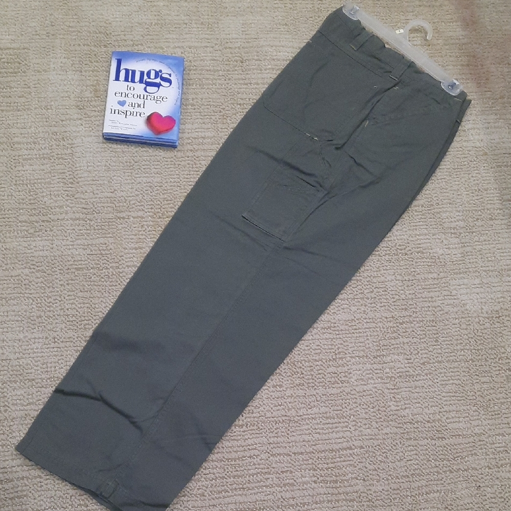 Faded Glory Green Cargo Pants Durable and Practical